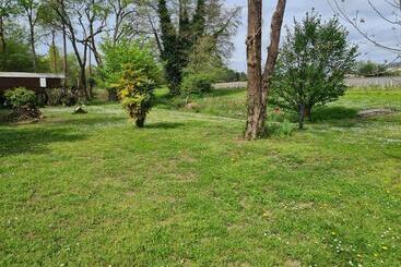 تختخواب و صبحانه Roulotte D Aquitaine