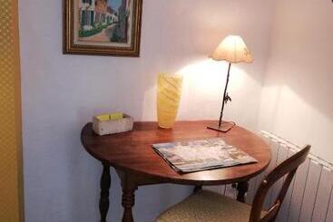 住宿加早餐  Varzay Autour Du Puits