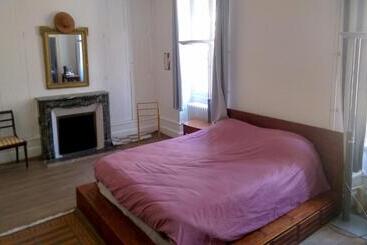 Grand Corps De Ferme à La Rue Messire Etienne 89113 Neuilly Valravillon