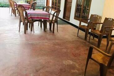 Hotel Udawalawe Safari Lodge