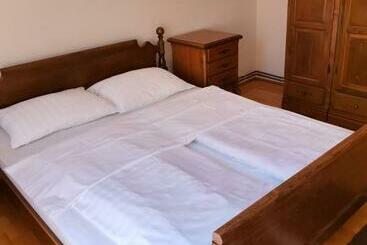 مُتل Apartmens Kenedy Lux