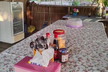 پانسیون Gibran Guest House