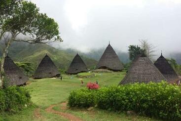 펜션 Oyo Cheapest Lodge & Kelimutukomodo Tour