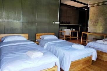 Пансион Smile Box Coffee & Resort