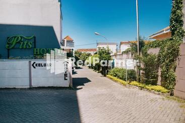 Pits Hotel Mitra Reddoorz Near Atom Mall