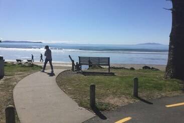 Bed and Breakfast Orewa Beachside