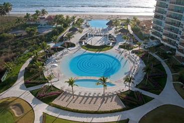 아파트호텔 Delcanto Residences By Latour Hotel And Resorts