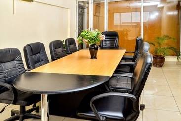 Diamond Plaza Apartments