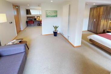 فندق College Court