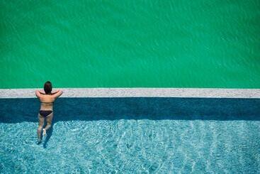 Four Seasons Hotel Bahrain Bay