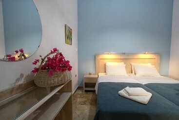 هتل Ilioxenia Studio & Apartments