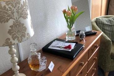 هتل Pitreavie Guest House