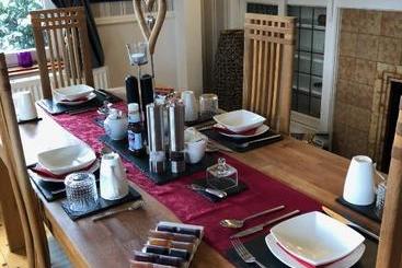 هتل Pitreavie Guest House