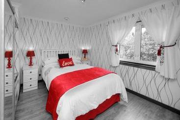 پانسیون Grove Guest House