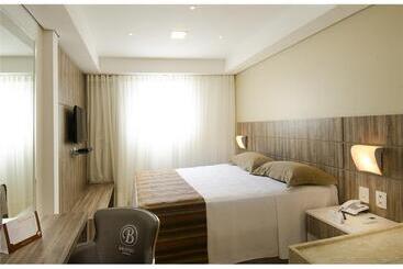 Profissionalle Hotel São Luís