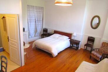 민박 La Demeure Des Fleurs