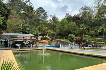 فندق Centro Vacacional Paraiso Termal