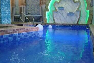 بنسيون Villa Zamrud Avane