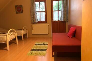 צימר Cosy Rooms On The Lake Near Budapest And The Airport