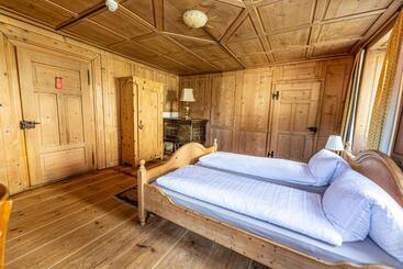 ユースホステル Gasthaus Rössli