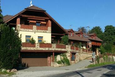 הוסטל Ubytování Steak Hredle