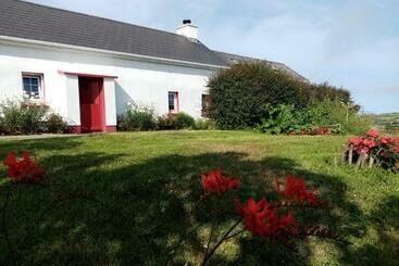 B&b The Red Door Cottage