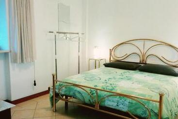 민박 Antico Borgo Leone