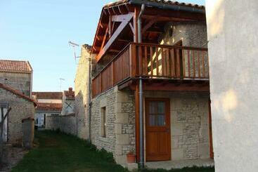 مبيت وإفطار Chambre D Hôte Au Col De Cygne
