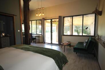 Bed and Breakfast Chambres D Hôtes La Difference Le Pressoir