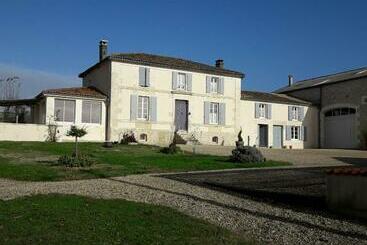 ベッドアンドブレックファースト L En Haut Des Vignes