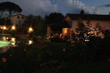 צימר Tonini House