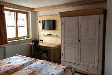 Ferienwohnung & Pension Brückner