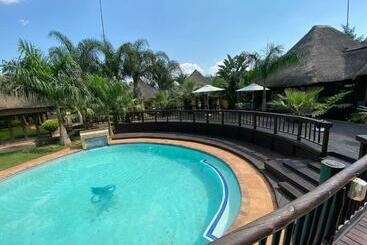 ホテル Kone Village Boutique Lodge