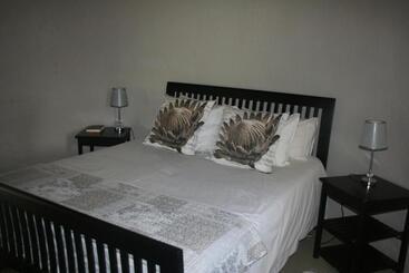 Suikerbosskuur Rondavel & Chalet