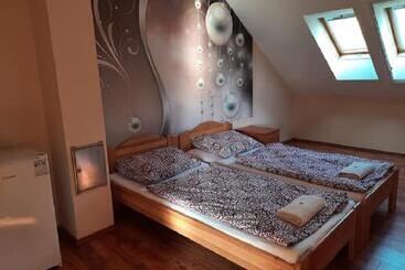 פנסיון Ponty Poronty Vendégház