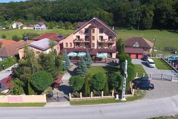 Pensiunea Roua Muntilor