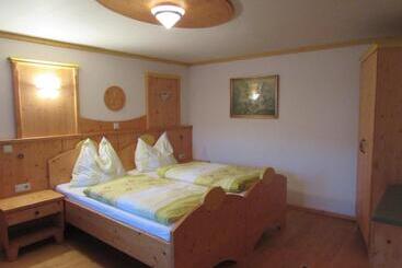 Bed and Breakfast Arkadenhof Fam. Schneider