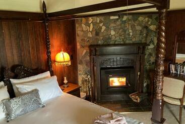 צימר Holed Up At The Bank