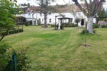 צימר La Longère Des Glycines