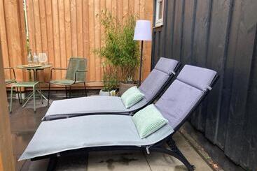 민박 Maison La Rootz!