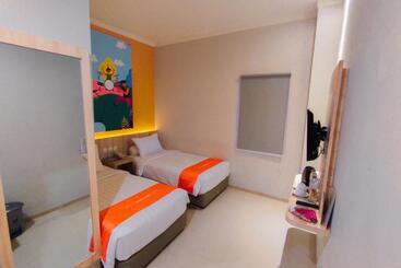 هتل Front One Budget Abepura