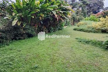 Отель Kampung Resort Pertiwi Redpartner