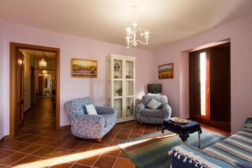 بنسيون La Rossa Fantastica