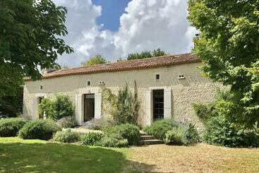 ベッドアンドブレックファースト A L Ombre Du Tilleul