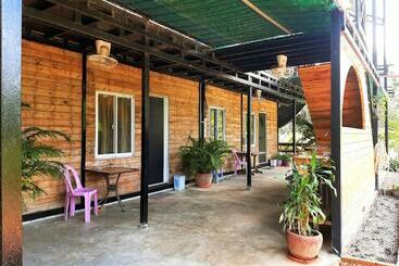 Отель Cornerstone Nesat In Nesat Village