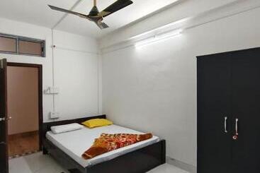 בית מלון כפרי Jungle Eco Mansion