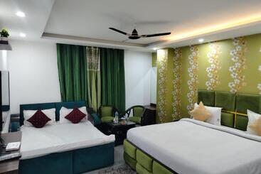 Hotel Red Apple Near Railway Station Chandigarh