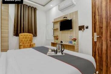 ホテル Shri Tirupati Residency