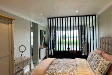 Пансион Poppy Annex