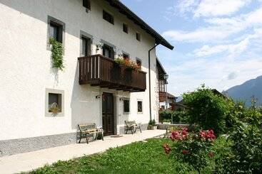 בית מלון כפרי Albergo Diffuso Altopiano Di Lauco